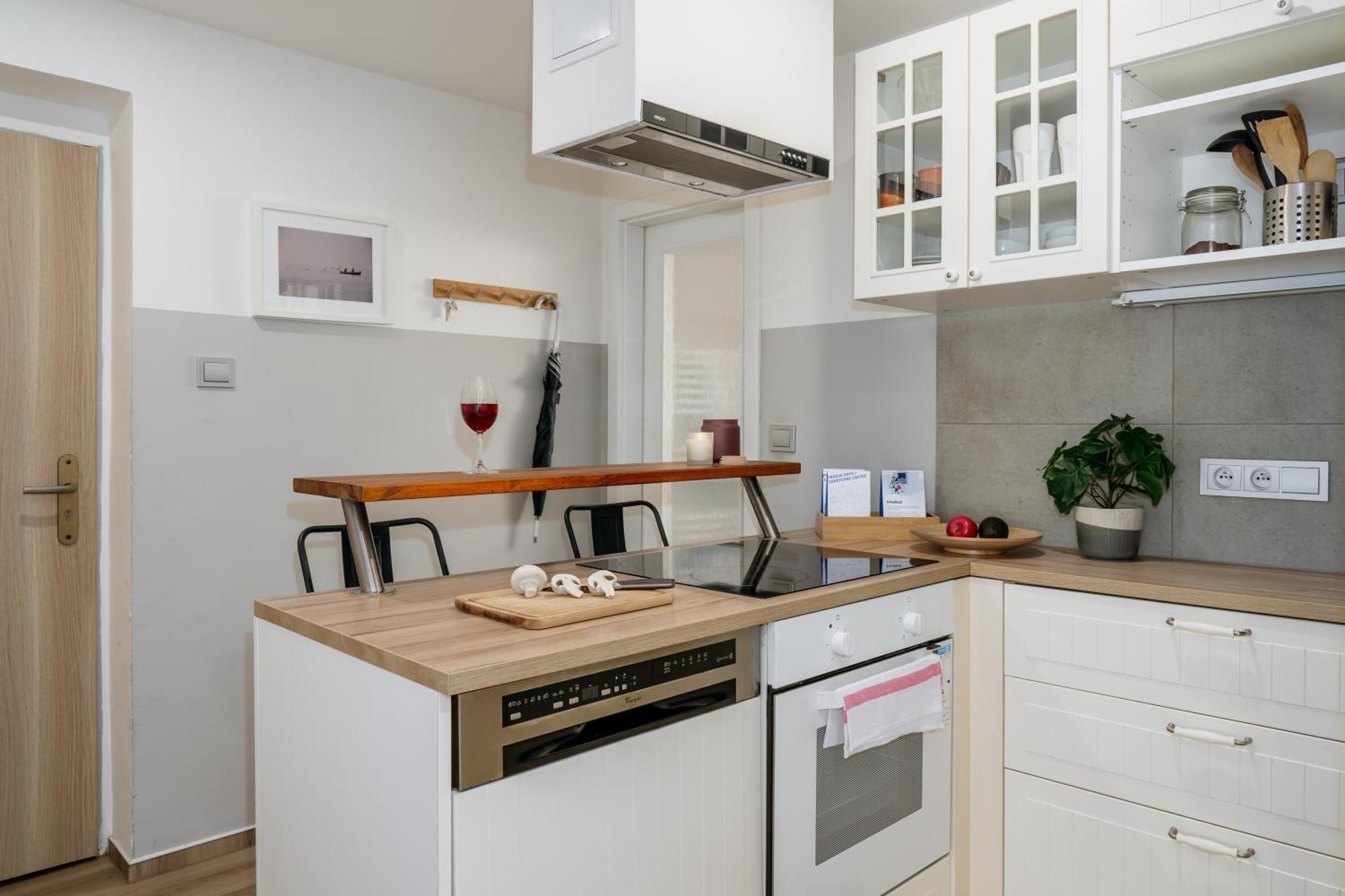 Days - 2bdr - Quiet Area - Workspace Praag